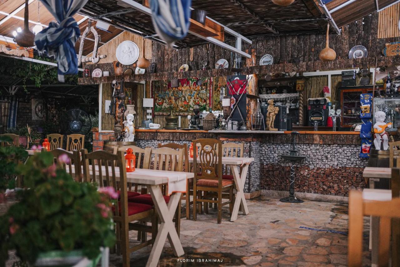 Keshtjella Syni Zi - Bujtine Hotel Shëngjin Buitenkant foto