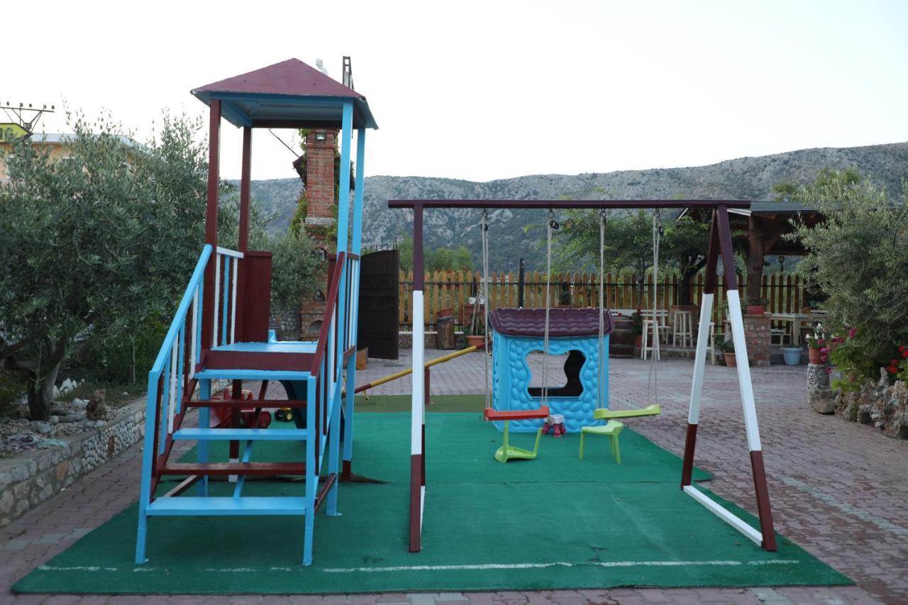 Keshtjella Syni Zi - Bujtine Hotel Shëngjin Buitenkant foto