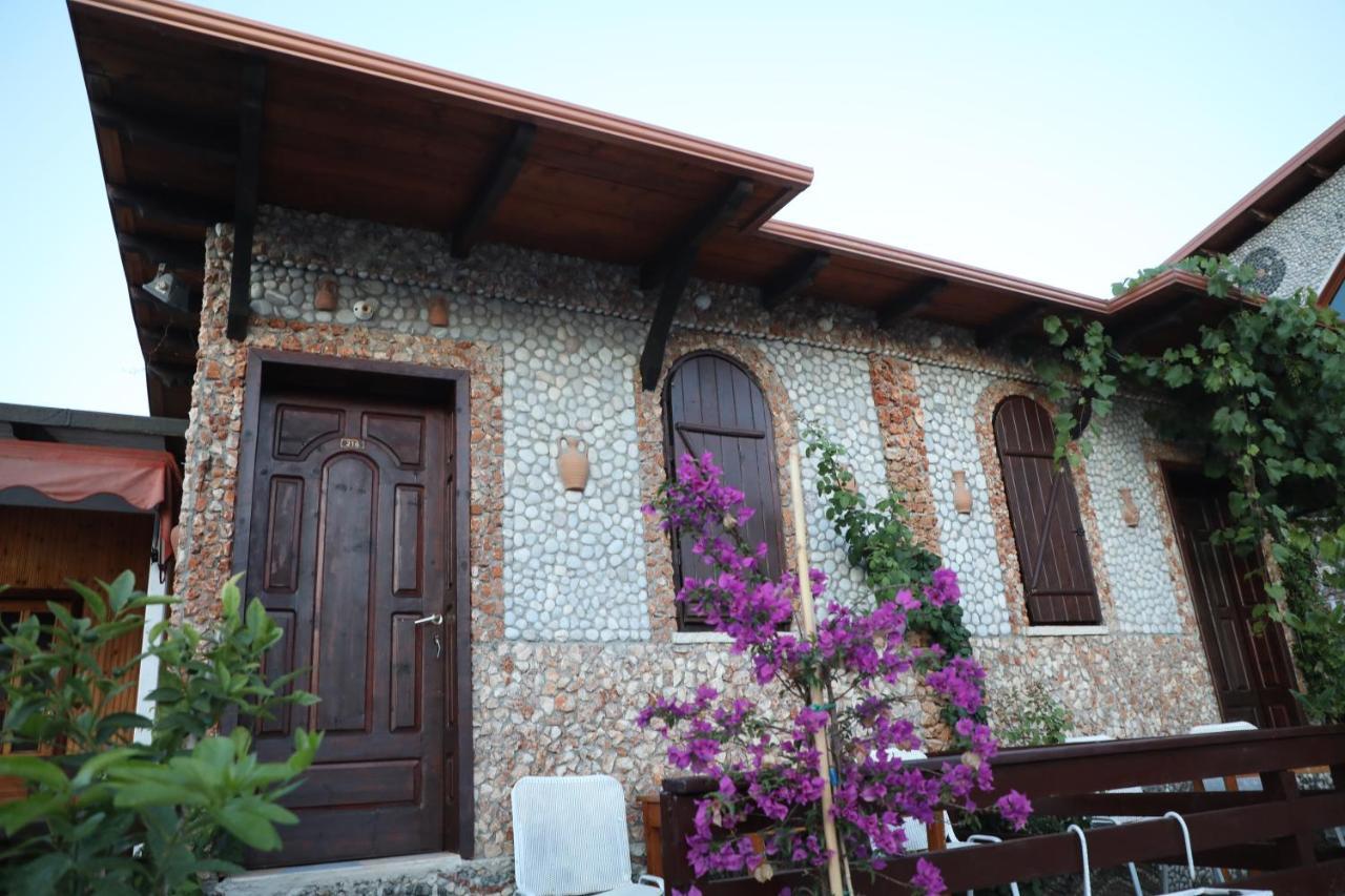 Keshtjella Syni Zi - Bujtine Hotel Shëngjin Buitenkant foto