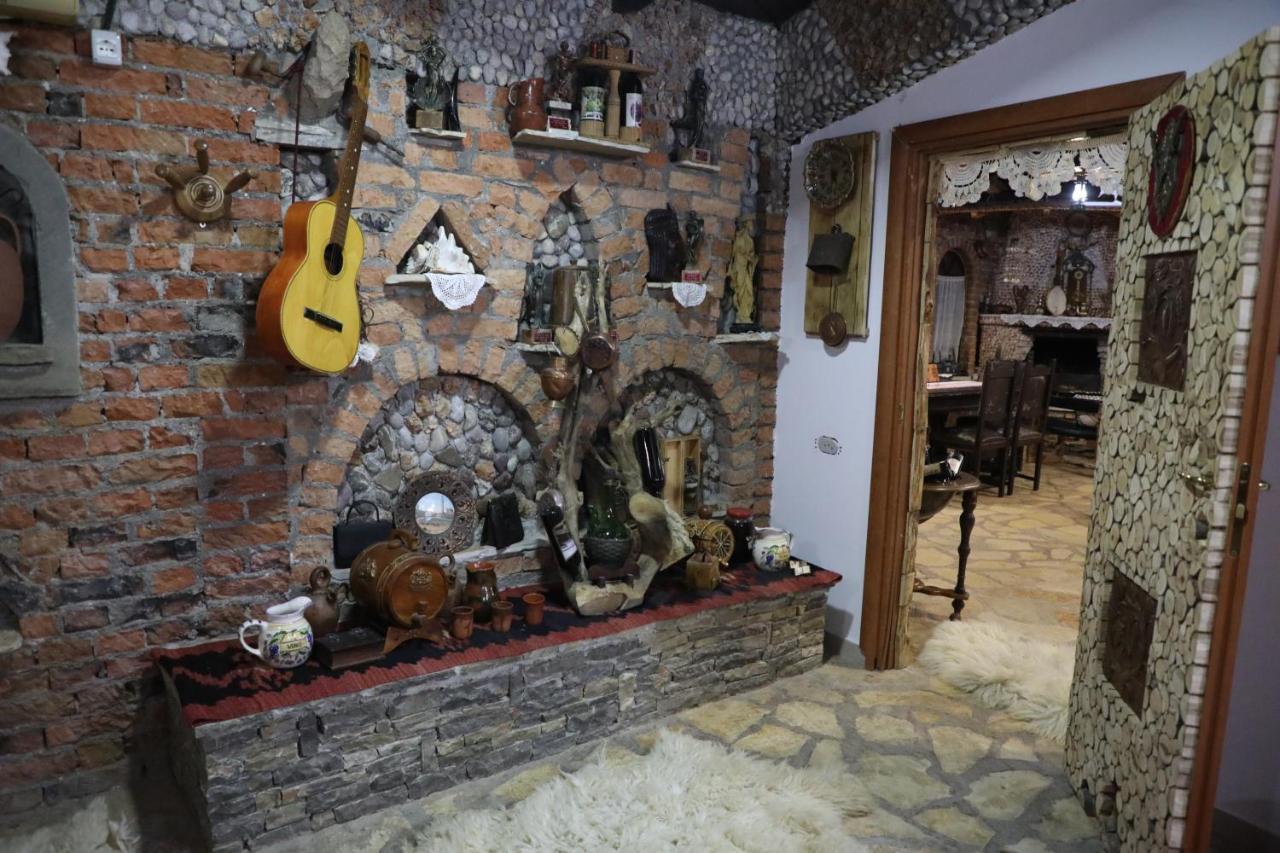 Keshtjella Syni Zi - Bujtine Hotel Shëngjin Buitenkant foto