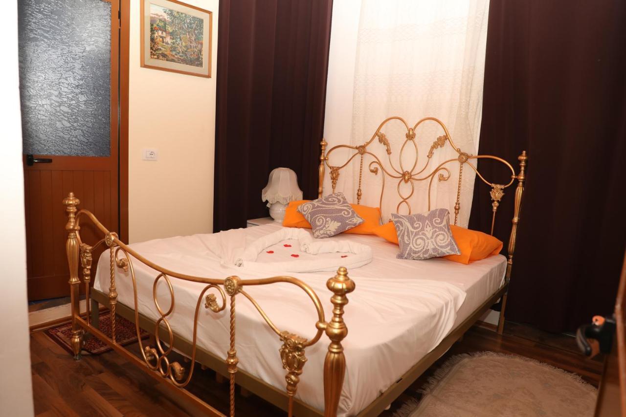 Keshtjella Syni Zi - Bujtine Hotel Shëngjin Buitenkant foto