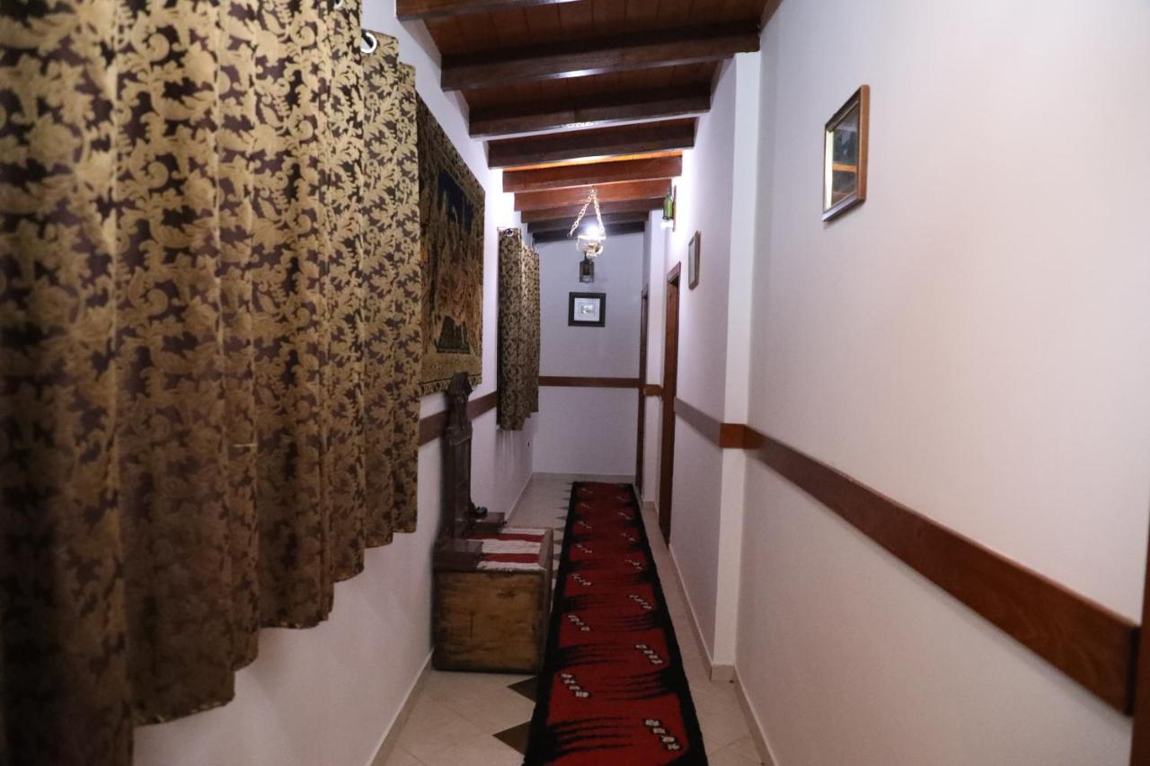 Keshtjella Syni Zi - Bujtine Hotel Shëngjin Buitenkant foto