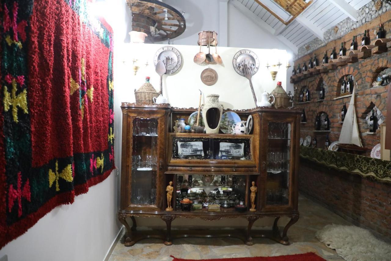 Keshtjella Syni Zi - Bujtine Hotel Shëngjin Buitenkant foto