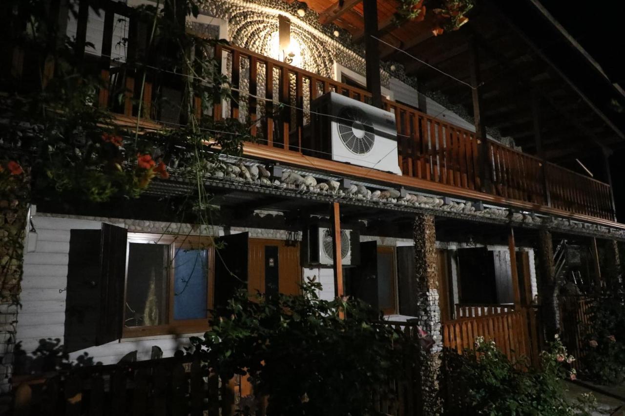 Keshtjella Syni Zi - Bujtine Hotel Shëngjin Buitenkant foto