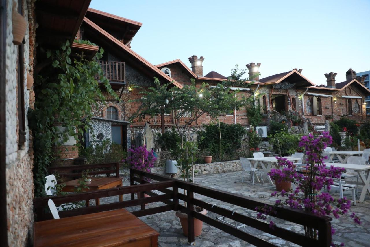 Keshtjella Syni Zi - Bujtine Hotel Shëngjin Buitenkant foto