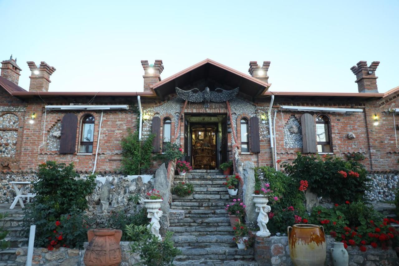 Keshtjella Syni Zi - Bujtine Hotel Shëngjin Buitenkant foto