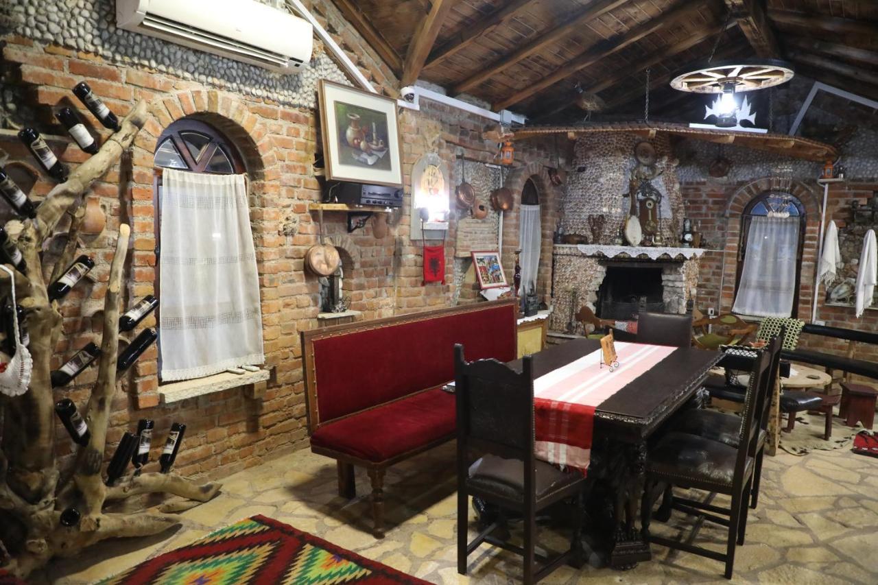 Keshtjella Syni Zi - Bujtine Hotel Shëngjin Buitenkant foto