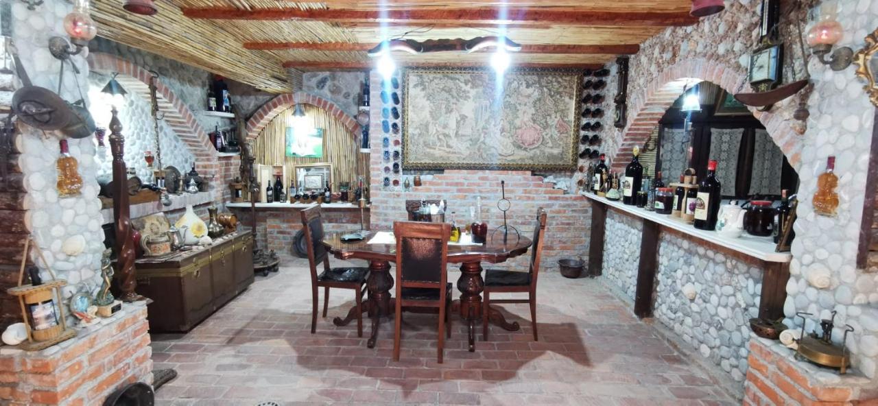 Keshtjella Syni Zi - Bujtine Hotel Shëngjin Buitenkant foto
