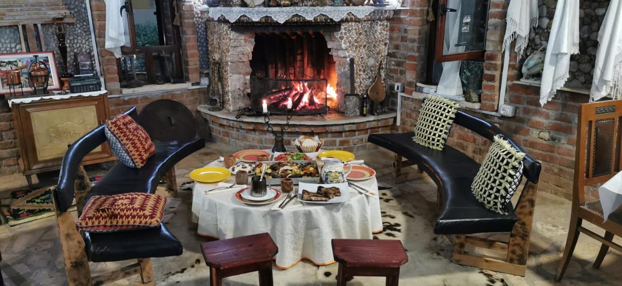 Keshtjella Syni Zi - Bujtine Hotel Shëngjin Buitenkant foto