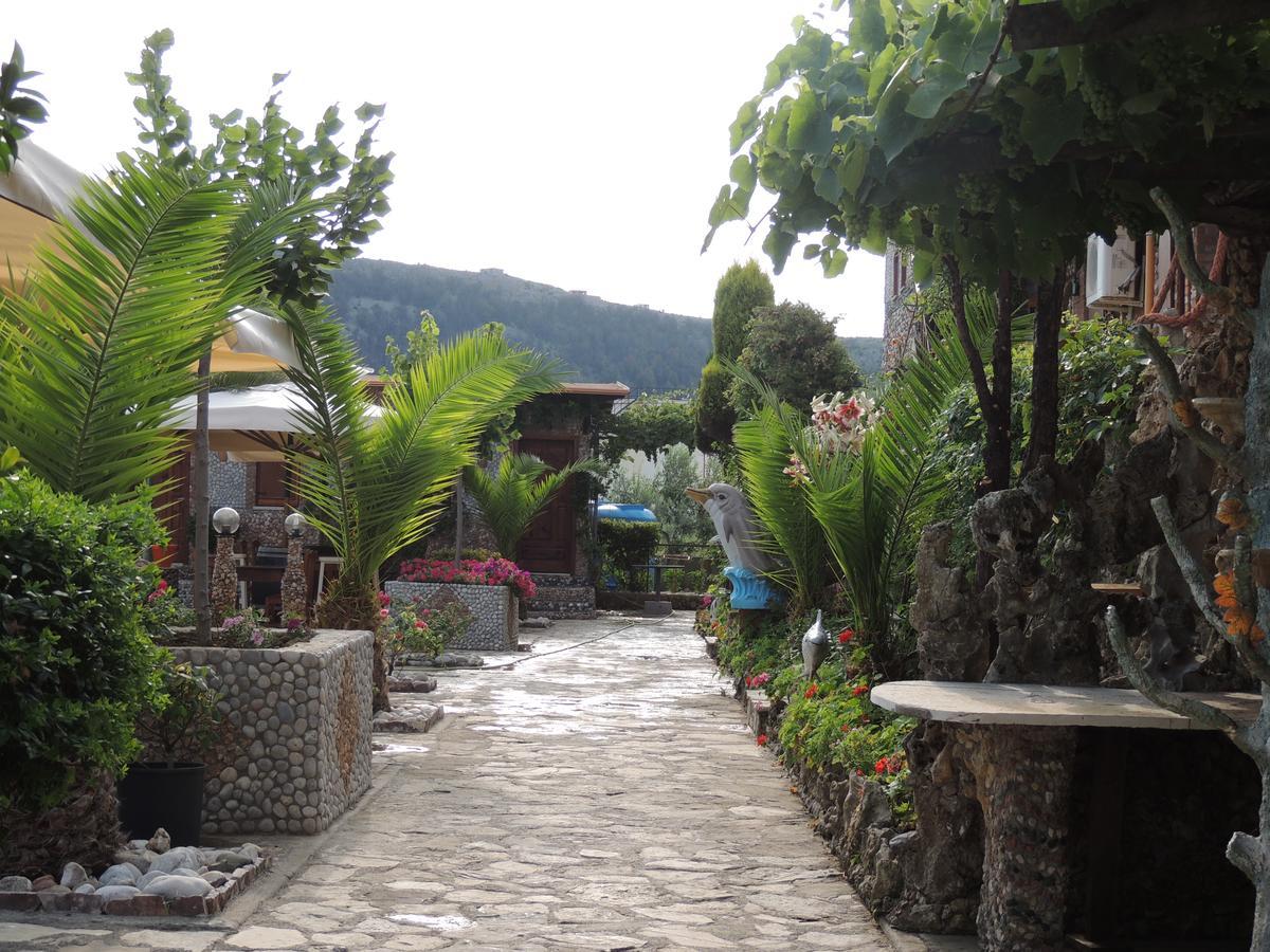 Keshtjella Syni Zi - Bujtine Hotel Shëngjin Buitenkant foto