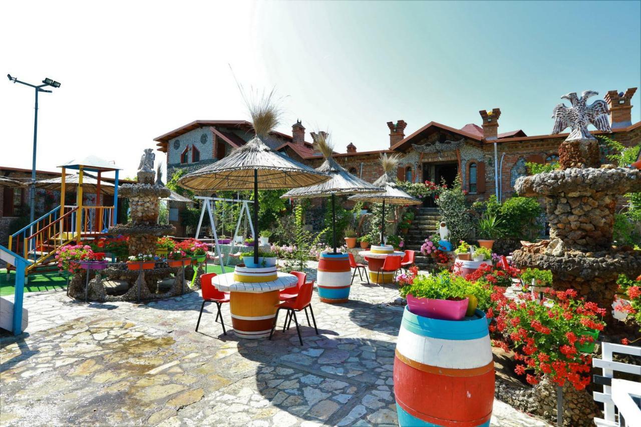 Keshtjella Syni Zi - Bujtine Hotel Shëngjin Buitenkant foto